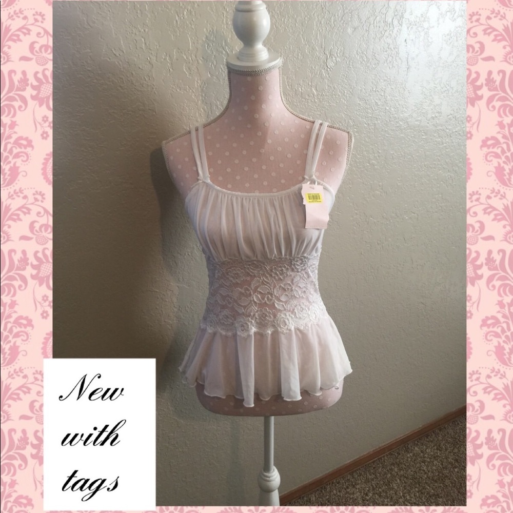 Brand NEW with tags Cabernet ❄️White lingerie❄️.